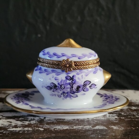 Vtg Limoges France Peint Main Porcelain Tureen Shape Limoges Box Purple Floral - Picture 1 of 9
